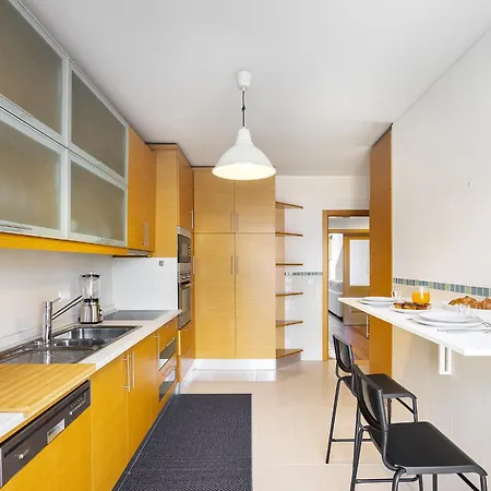 Whome Charming Urban Retreat With Skyline Views 리스본