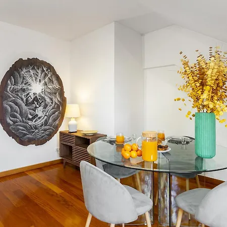 아파트 Whome Charming Urban Retreat With Skyline Views