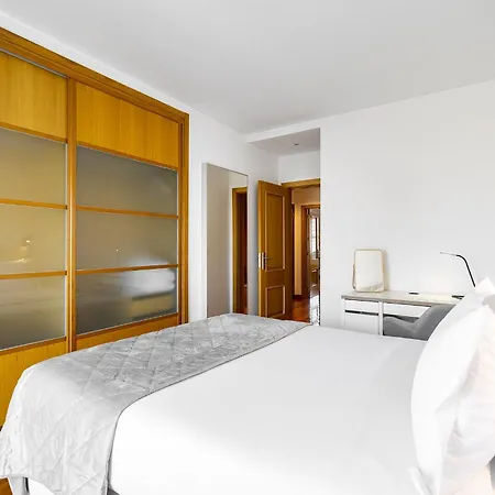 아파트 Whome Charming Urban Retreat With Skyline Views *