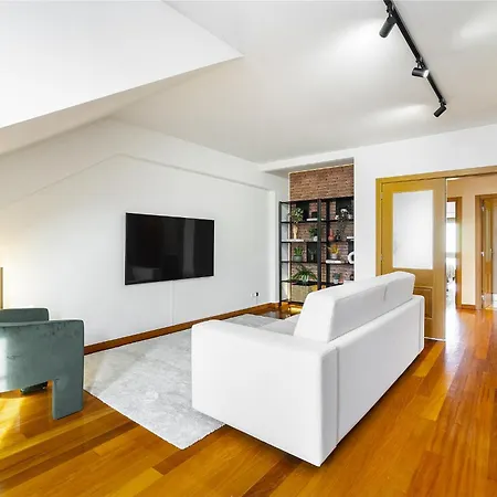 아파트 Whome Charming Urban Retreat With Skyline Views *